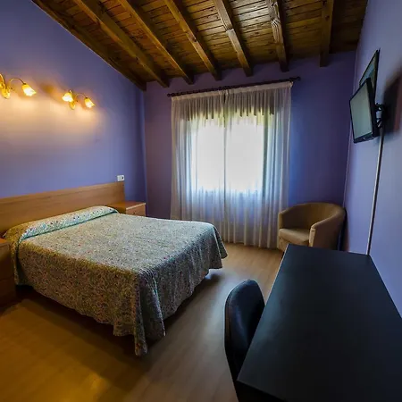 El Canton Hotel